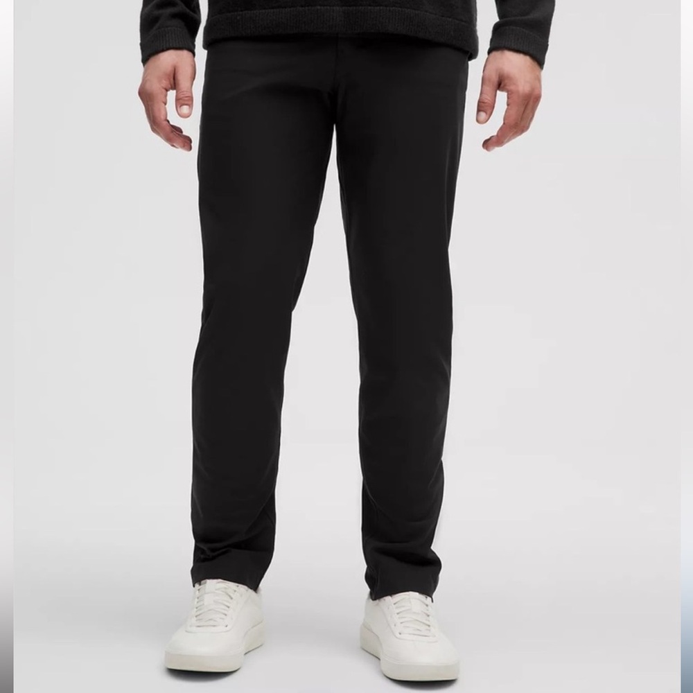 Lululemon Men’s Black Pants Relaxed Straight Leg Size 32 W33 L35 1/2